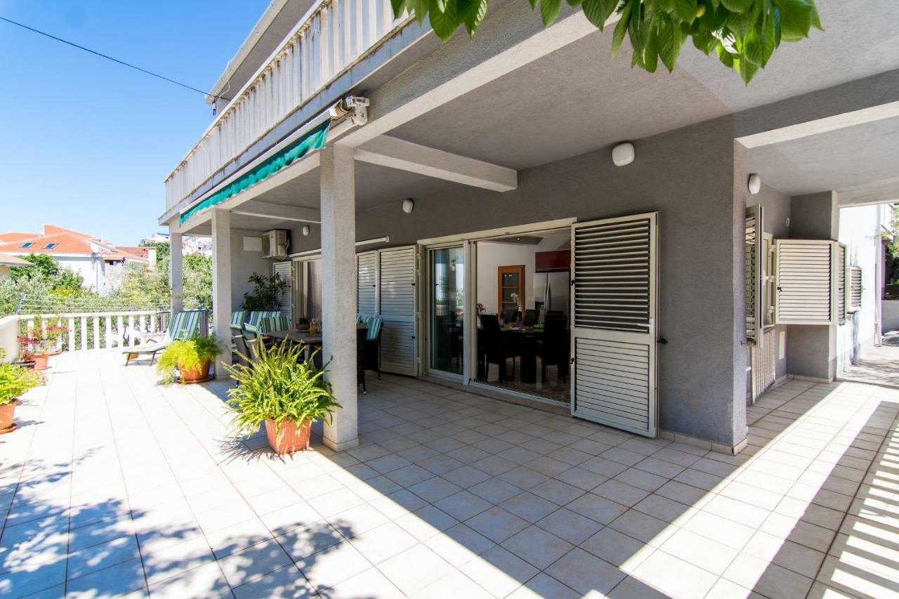 Ferienwohnung Flora Trogir Exterior foto